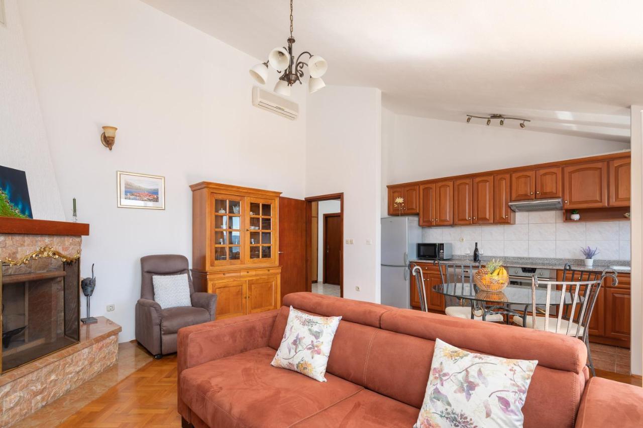 Beachfront Xxl - 2 Apartments Together - Lokva Rogoznica Esterno foto