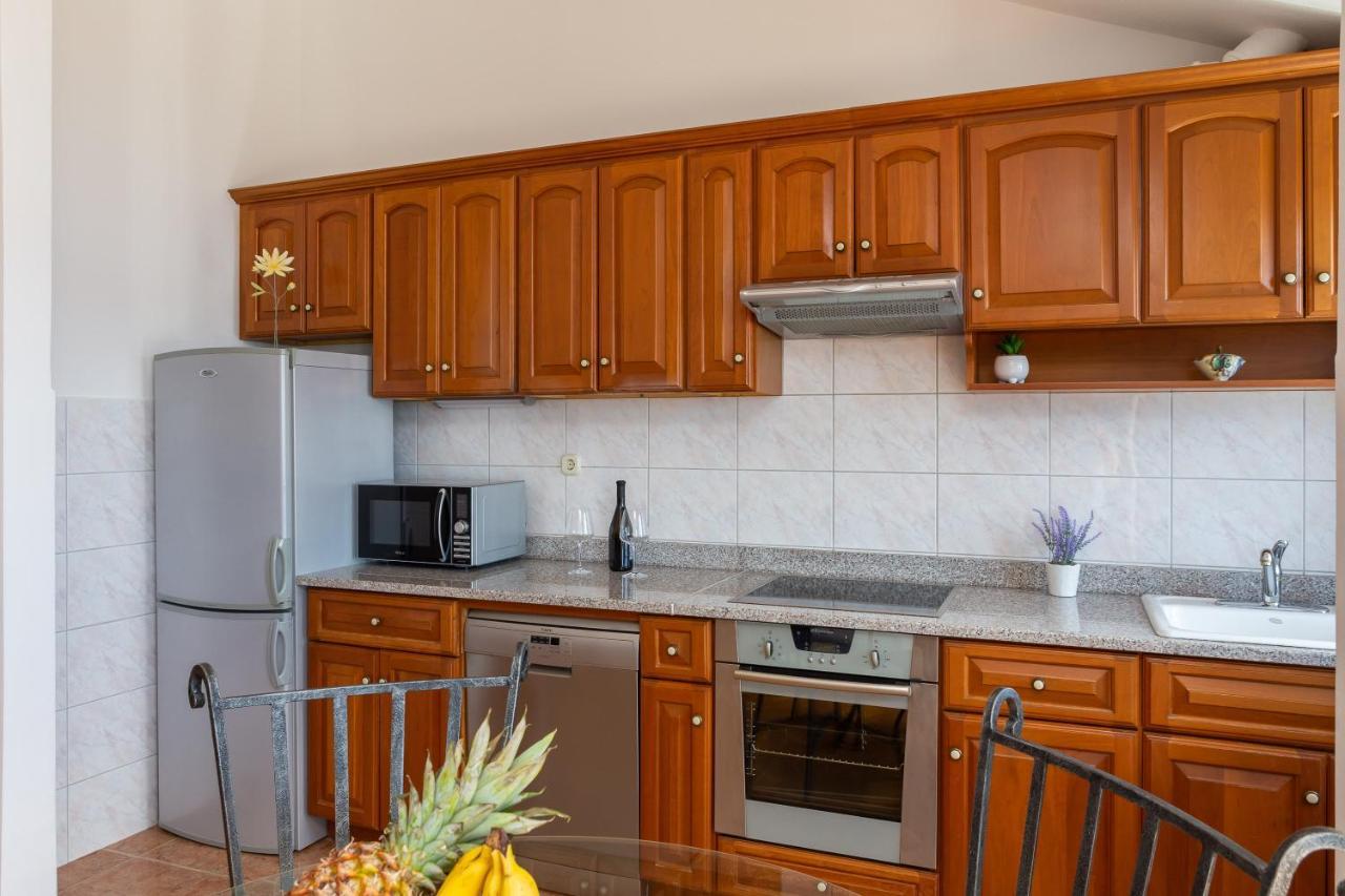 Beachfront Xxl - 2 Apartments Together - Lokva Rogoznica Esterno foto