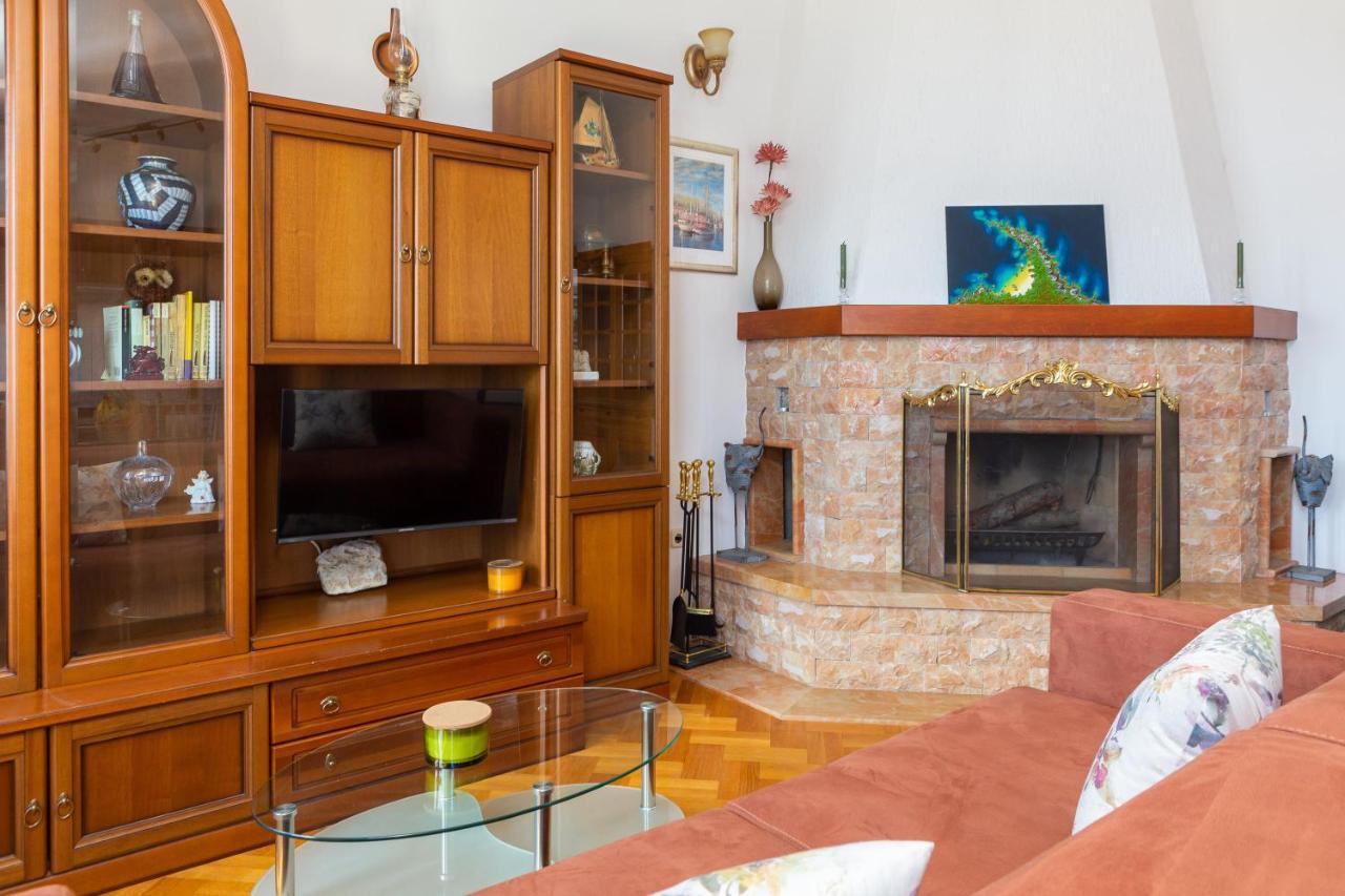 Beachfront Xxl - 2 Apartments Together - Lokva Rogoznica Esterno foto