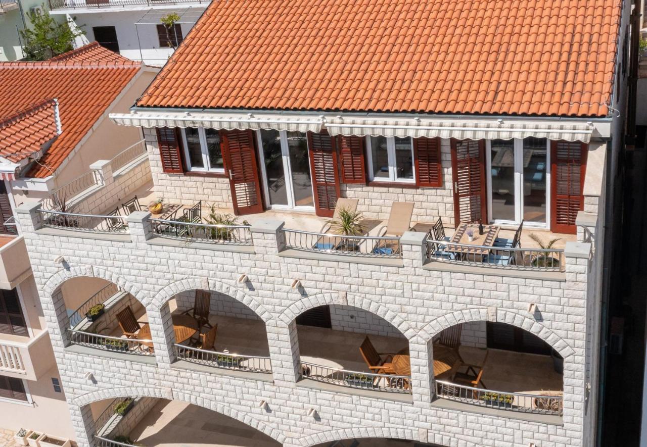 Beachfront Xxl - 2 Apartments Together - Lokva Rogoznica Esterno foto