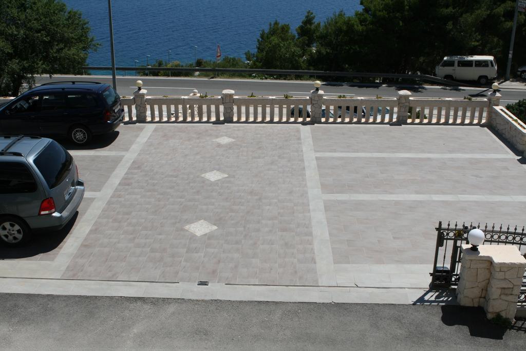 Beachfront Xxl - 2 Apartments Together - Lokva Rogoznica Esterno foto
