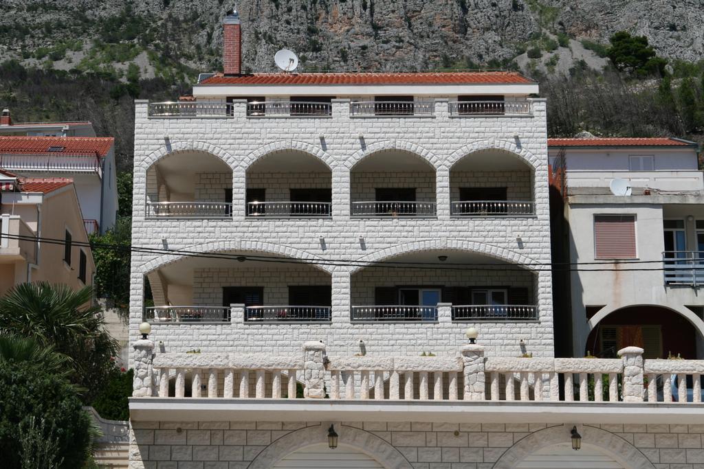 Beachfront Xxl - 2 Apartments Together - Lokva Rogoznica Esterno foto